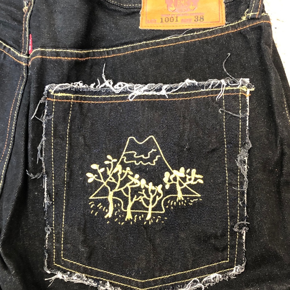 Black Men’s Jeans with Embroidered Back Pockets - Picture 3 of 10
